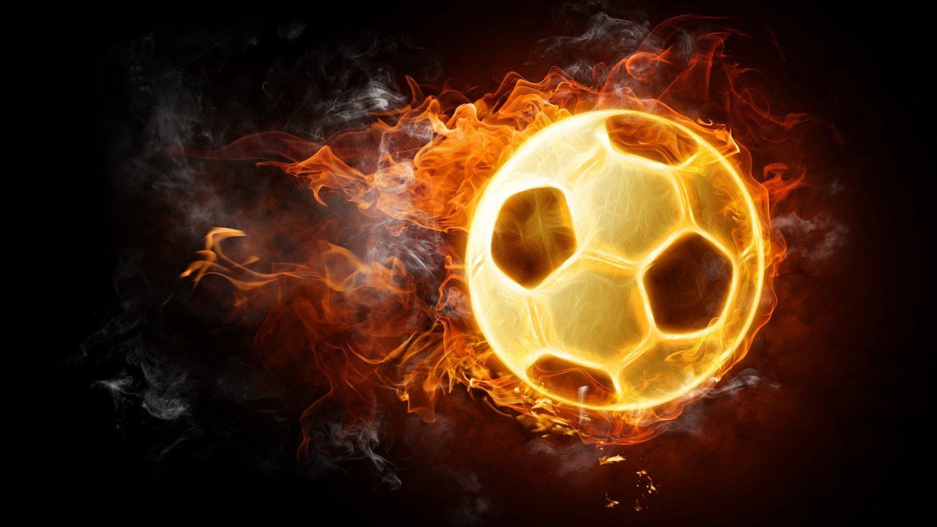 裁判争议再起！VAR介入引发球迷激烈争论