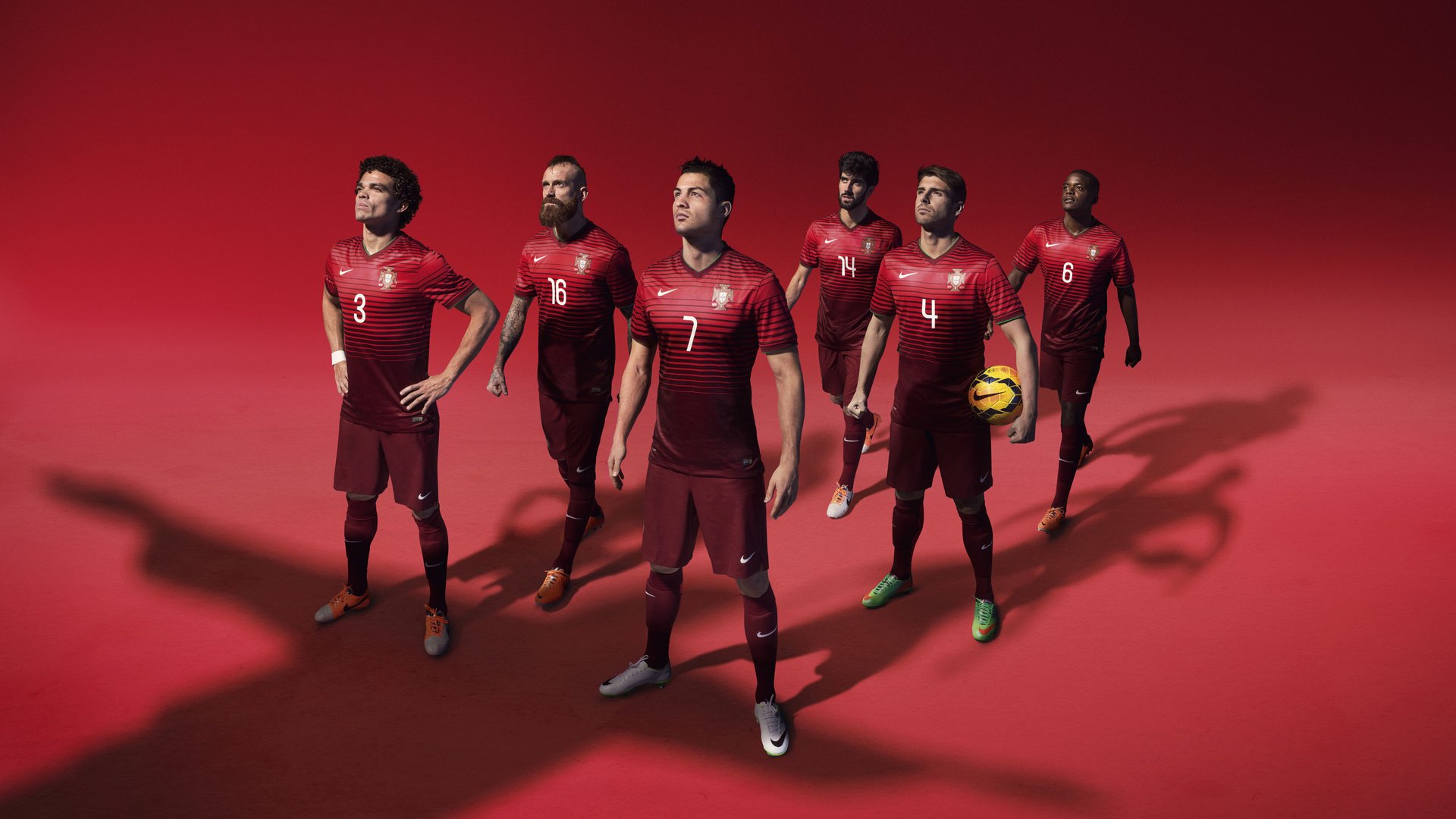 2026世界杯预选赛激战正酣，多支豪门球队提前锁定席位，亚洲区竞争白热化