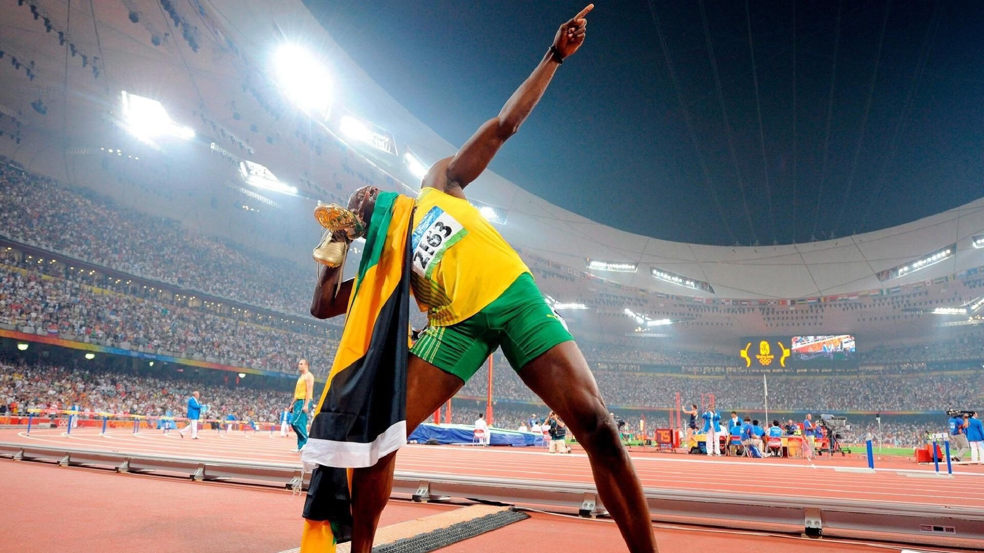 纳达尔关键破发点制胜 挺进法网半决赛